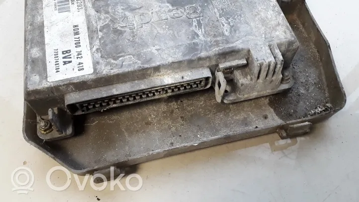 Renault 21 Sterownik / Moduł ECU h0m7700742418