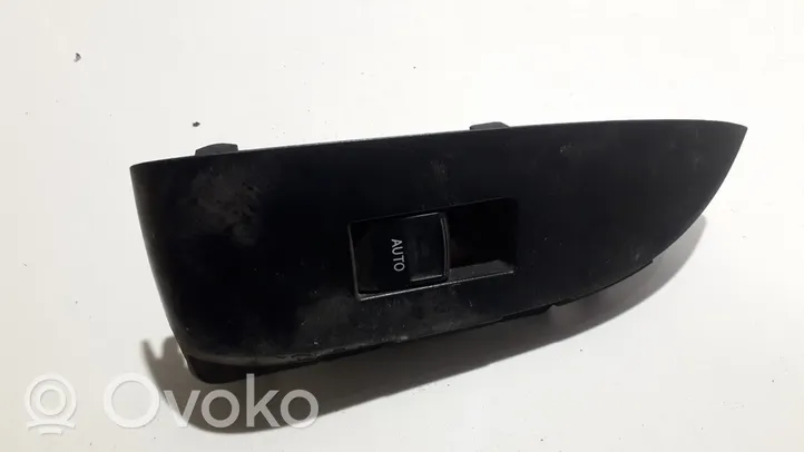 Toyota Prius (XW30) Sähkötoimisen ikkunan ohjauskytkin 7427247060