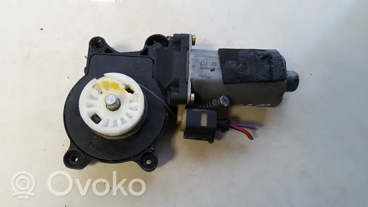 Volvo V70 Rear door window regulator motor 119971xxx