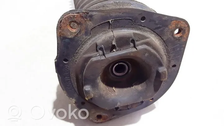 Nissan Qashqai+2 Mocowanie sprężyny amortyzatora 54320jd00b