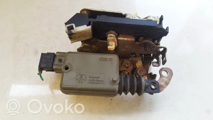 Renault Clio I Rear door lock 