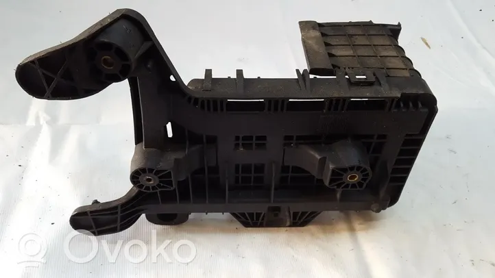 Volkswagen Touran I Vassoio scatola della batteria 1k0915333b