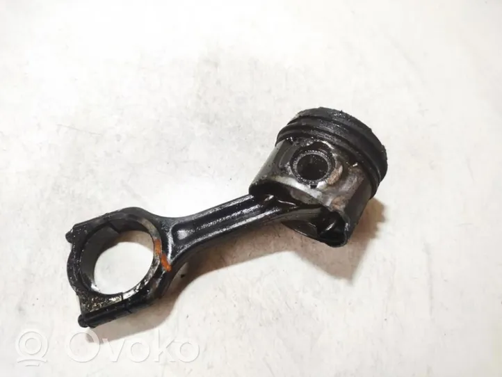 Volvo V50 Piston avec bielle 619