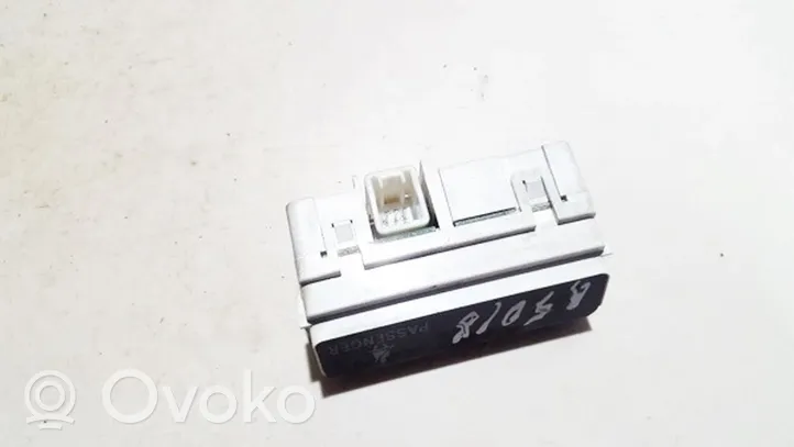 Toyota Prius (XW20) Interruptor de encendido/apagado del airbag de pasajero 8395047010