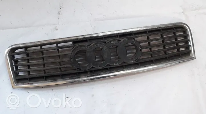 Audi A4 S4 B6 8E 8H Grotelės priekinės 8E0853651B