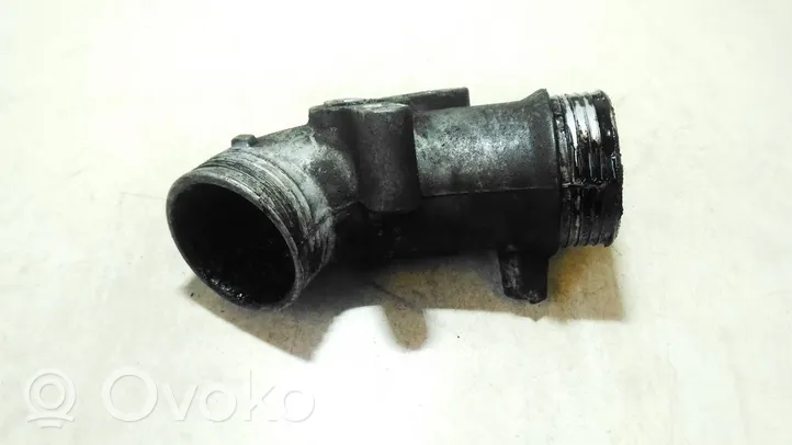 Volvo S80 Tuyau de raccordement solide EGR 08531538