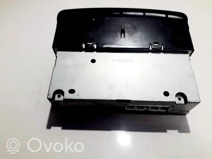 Toyota Yaris Radio/CD/DVD/GPS-pääyksikkö 8611052011b0