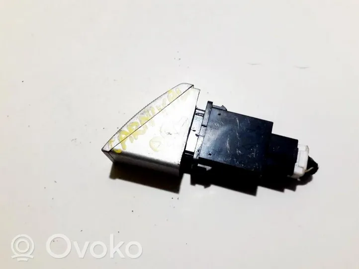 KIA Carnival Botón interruptor de luz de peligro 864w0140f3