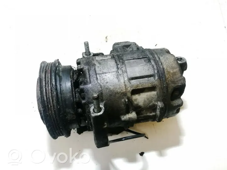 Volkswagen PASSAT B5.5 Ilmastointilaitteen kompressorin pumppu (A/C) 8d0260805j