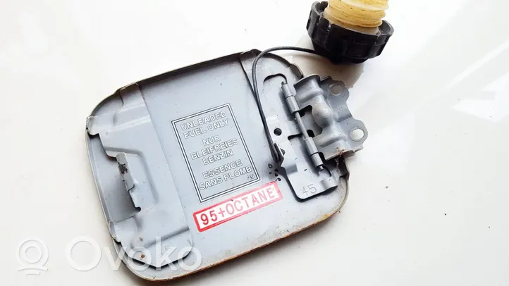 Mitsubishi Lancer Sportello del serbatoio del carburante 