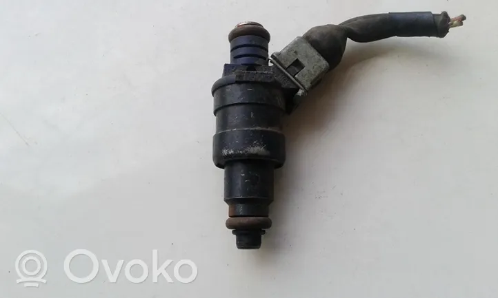 Renault Clio I Fuel injector 866313