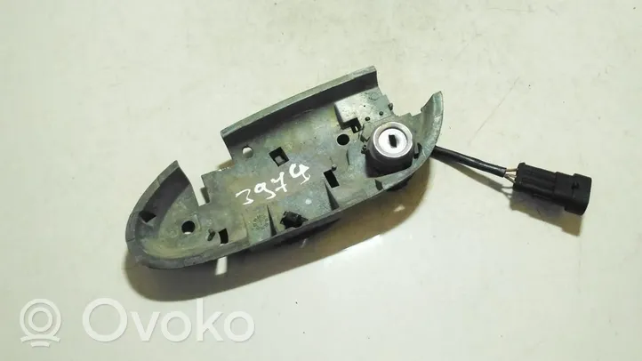 Opel Omega B1 Front door lock (next to the handle) 1l105