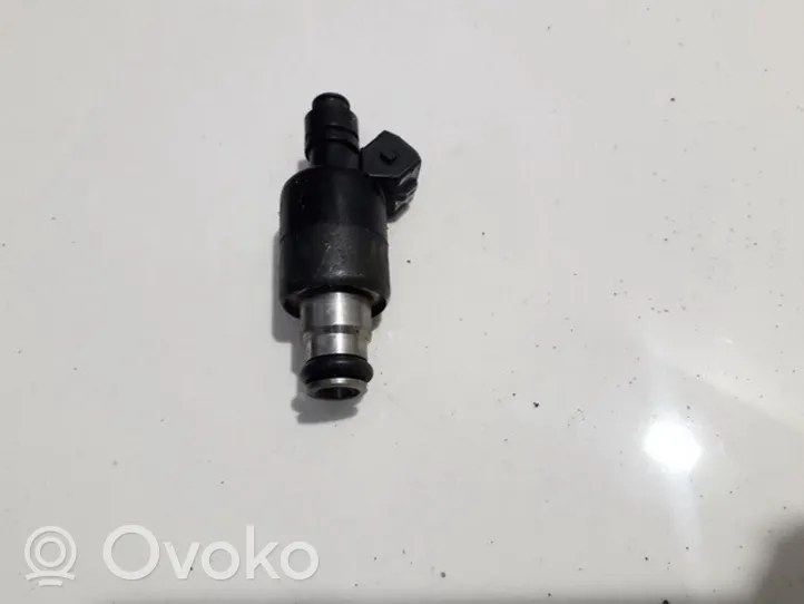 Opel Corsa B Injecteur de carburant 17089276