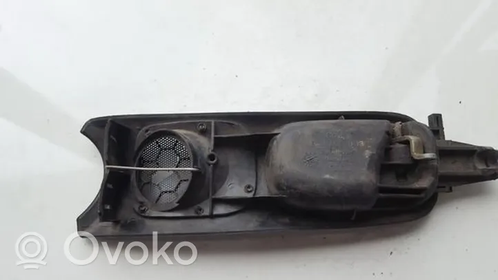 Audi A4 S4 B5 8D Priekinė atidarymo rankenėlė vidinė 8D0837019