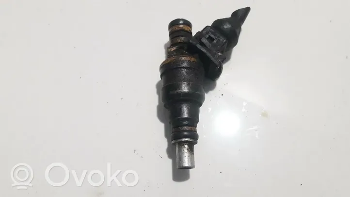 Saab 9000 CS Injecteur de carburant 0280150711