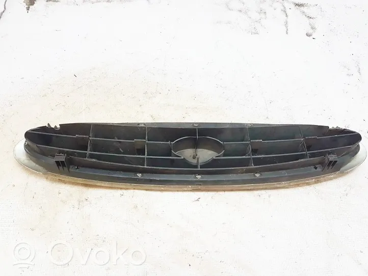 Ford Mondeo MK II Grotelės priekinės 96bg8a133