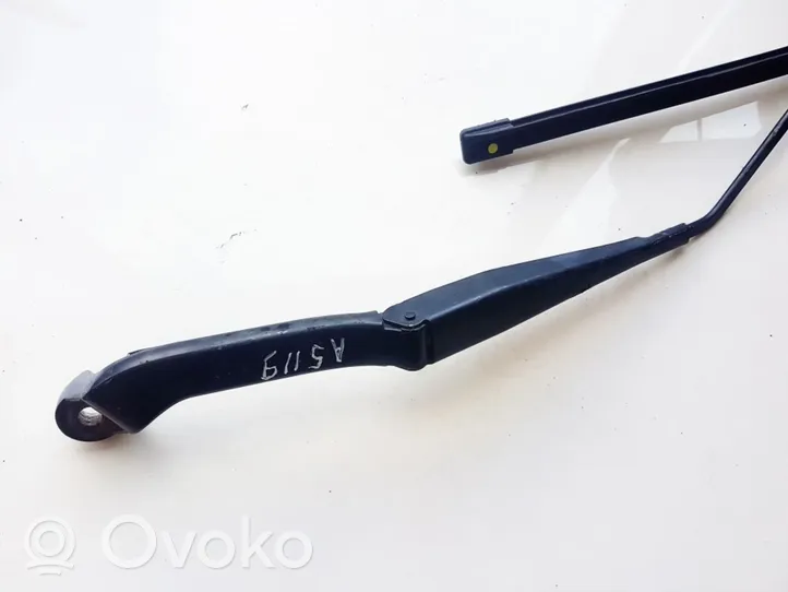 Ford Kuga I Front wiper blade arm 8V4117526BE