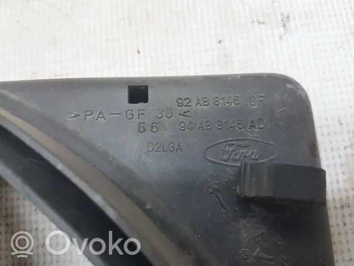 Ford Escort Jäähdyttimen jäähdytinpuhaltimen suojus 92AB8146CF