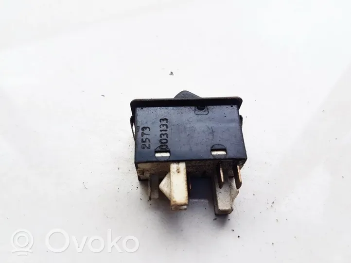 Ford Scorpio Przycisk / Przełącznik ogrzewania szyby przedniej / czołowej 2573