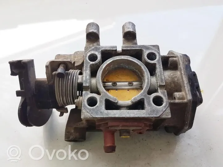 Volkswagen Golf III Throttle valve 0438201509