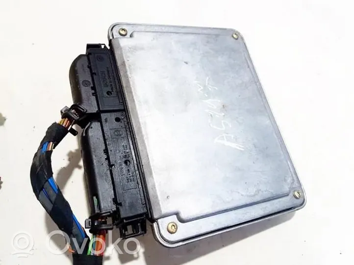 Opel Vectra B Calculateur moteur ECU 0281010271