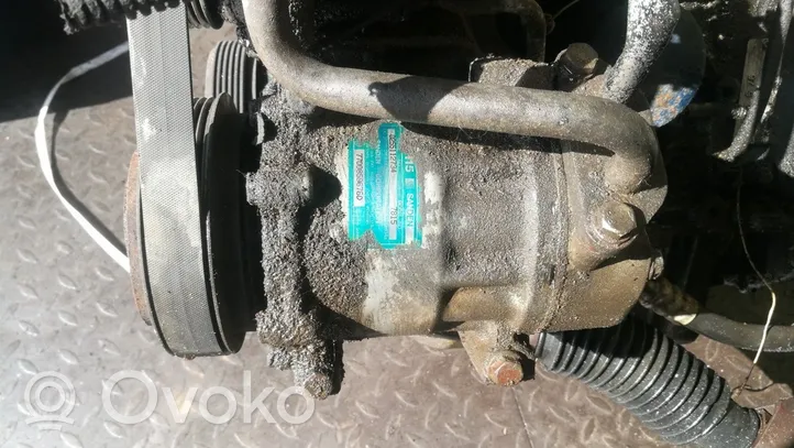 Renault Laguna I Ilmastointilaitteen kompressorin pumppu (A/C) 7700859676d