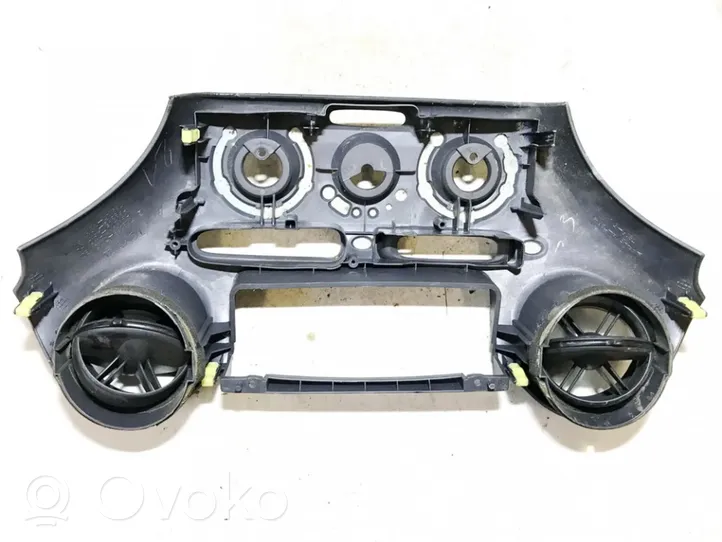 Toyota Yaris Inne części wnętrza samochodu 758268701d