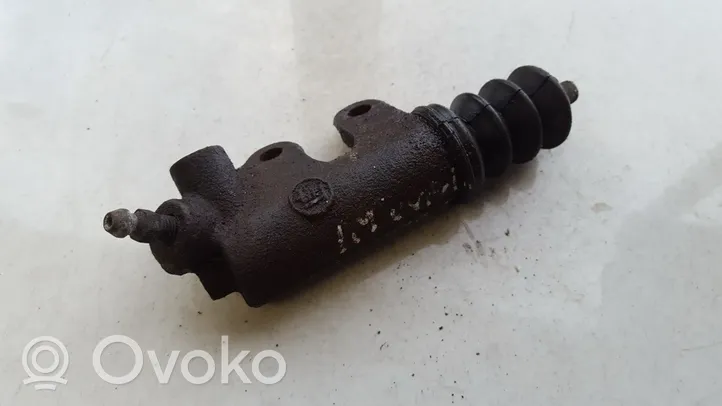 Toyota Corolla E120 E130 Główny cylinder sprzęgła 