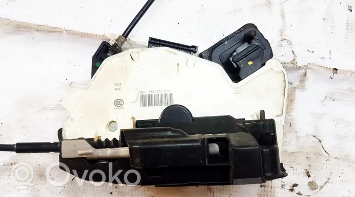 Skoda Rapid (NH) Front door lock 5E0839015