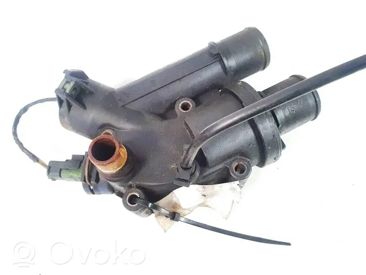 Land Rover Freelander 2 - LR2 Tuyau de liquide de refroidissement moteur 9657182080