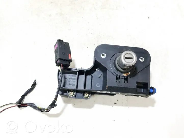 Opel Corsa C Zamek tylnej klapy bagażnika 90534783