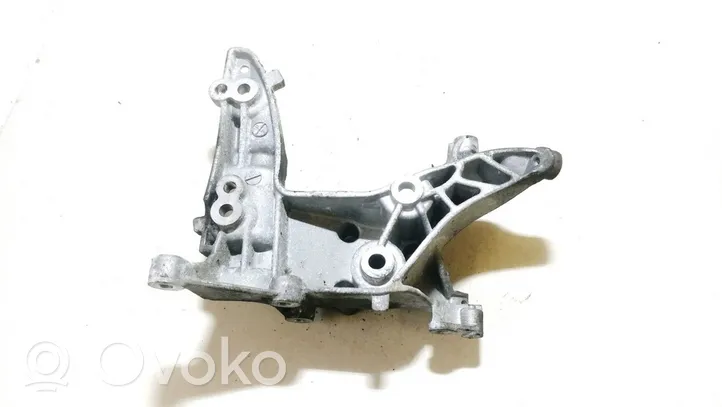 Peugeot 308 Supporto di montaggio del motore (usato) 9684613880