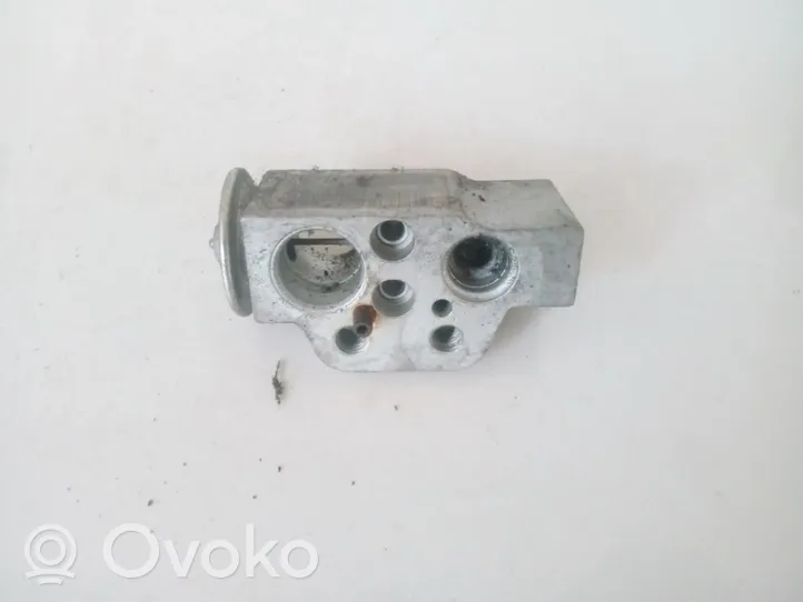 Volkswagen Touareg I Air conditioning (A/C) expansion valve 7l0820679