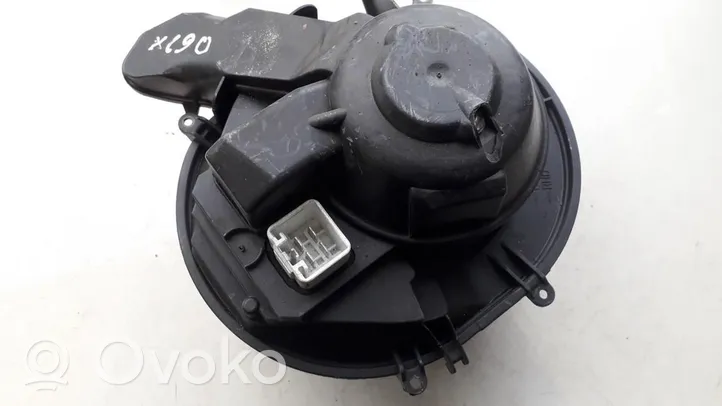 Volvo V70 Heater fan/blower rhd28421