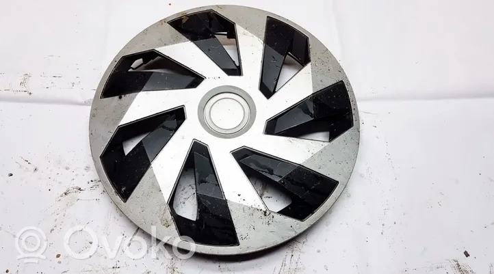 Audi A4 S4 B5 8D R14 wheel hub/cap/trim 