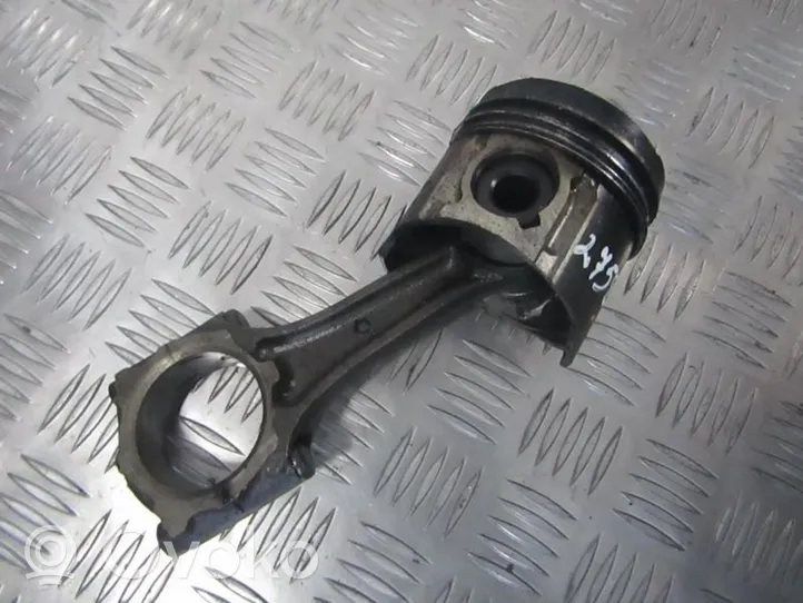 Opel Astra H Piston with connecting rod 