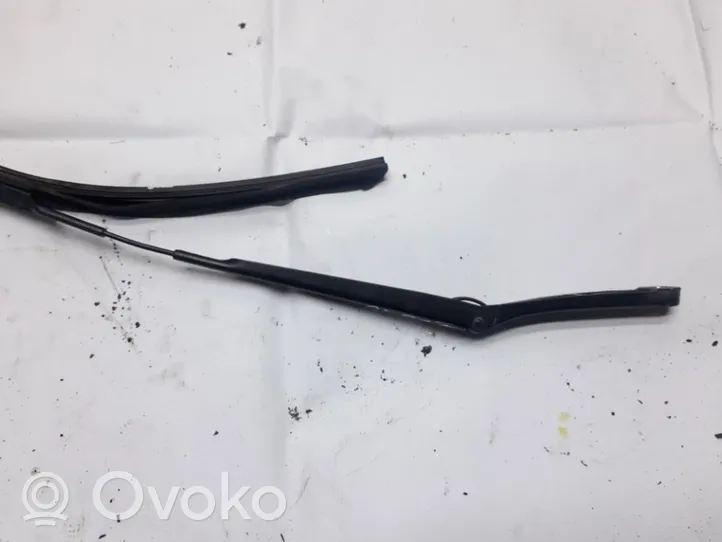 Seat Ibiza IV (6J,6P) Front wiper blade arm 