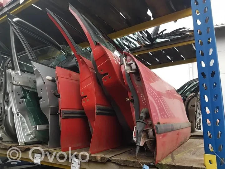 Opel Astra F Priekinės durys raudonos
