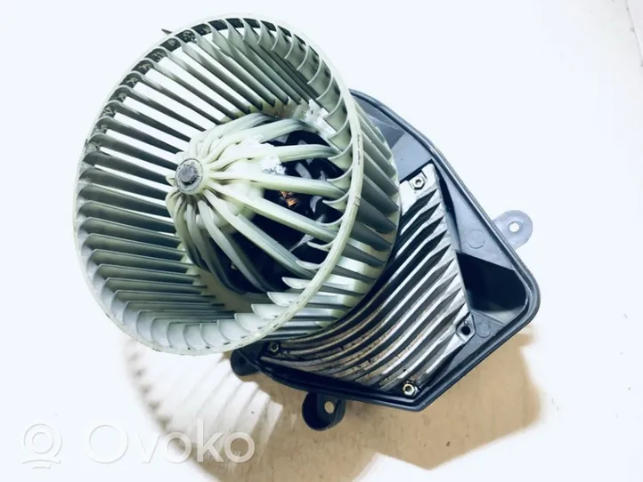 Volkswagen PASSAT B5 Ventola riscaldamento/ventilatore abitacolo 8d1820021