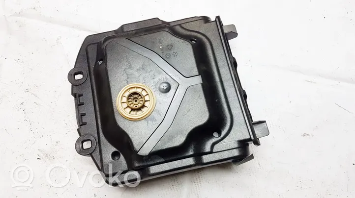 BMW 1 E81 E87 Subwoofer-bassokaiutin 65139164584