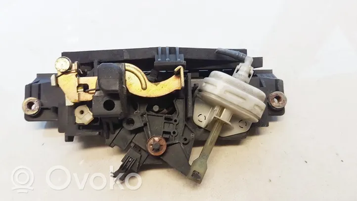 Audi A6 S6 C5 4B Motorino della chiusura centralizzata 4B0827565H