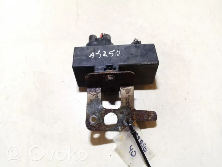 Volkswagen Polo Coolant fan relay 1j0919506m