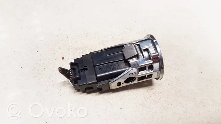 Toyota Prius (XW20) Interruptor de encendido/apagado del motor 15A710