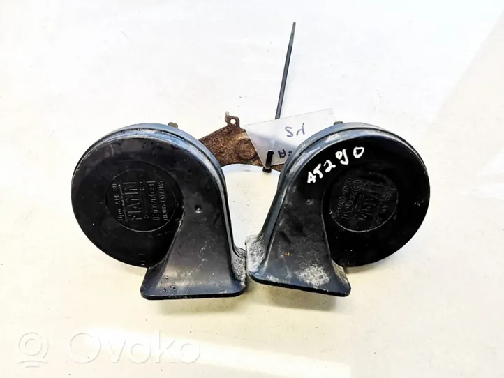 Alfa Romeo 147 Horn signal e335717