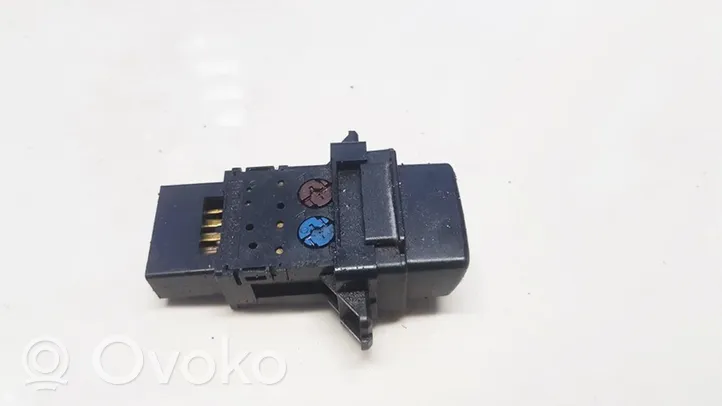 Honda CR-V Tailgate opening switch M20419