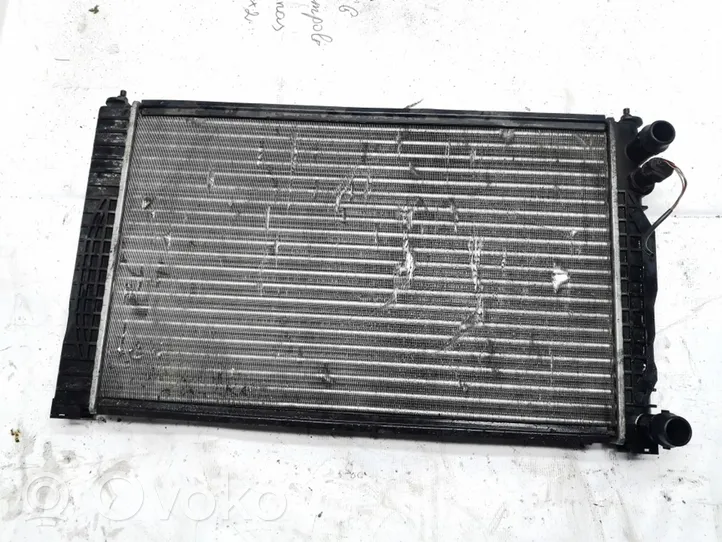 Volkswagen PASSAT B5 Radiateur de refroidissement 