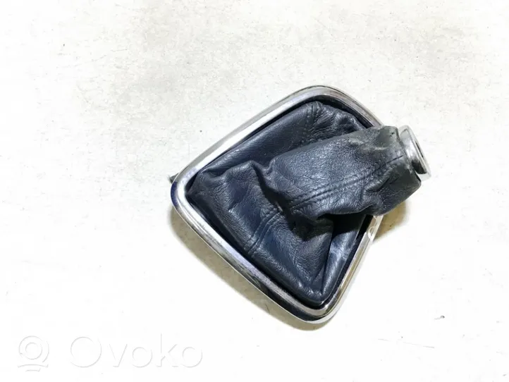 Toyota Corolla Verso E121 Rivestimento in plastica cornice della leva del cambio 