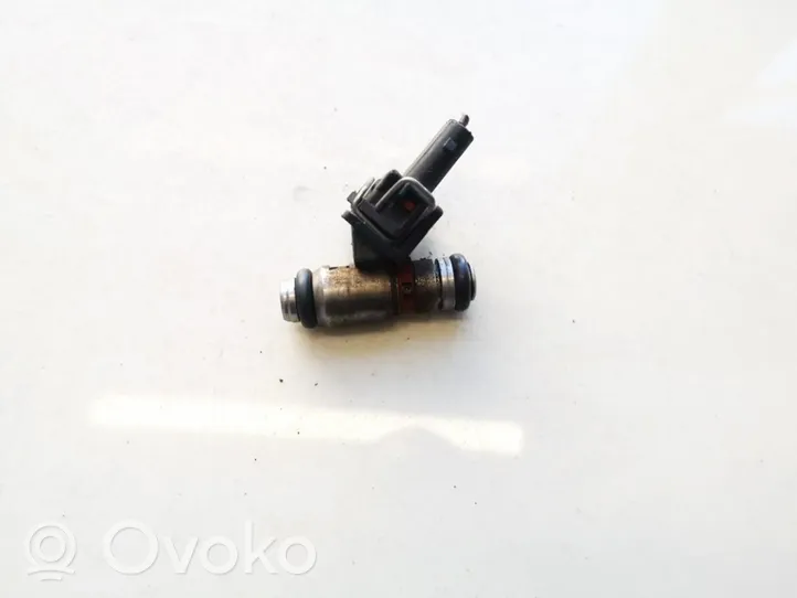 Volkswagen Golf IV Fuel injector 036031c