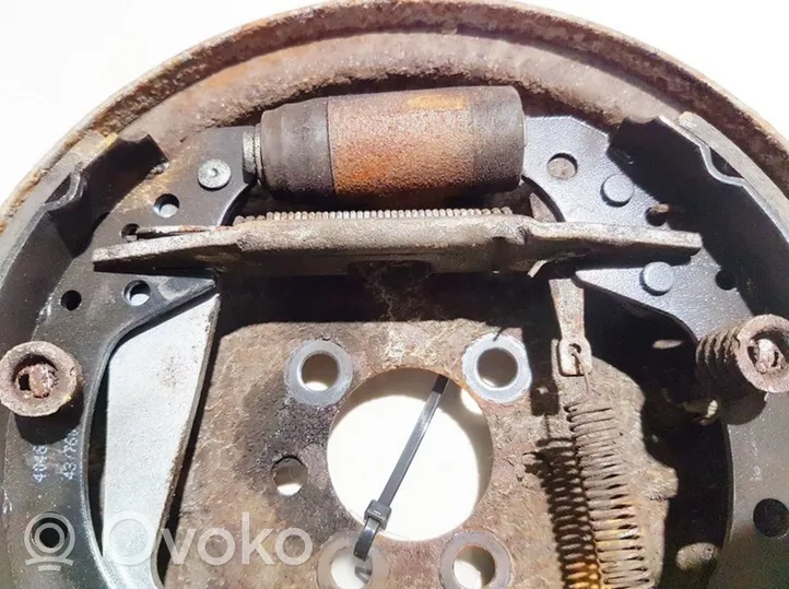 Volkswagen Vento Klocki hamulcowe hamulca ręcznego / postojowego 90r01701004