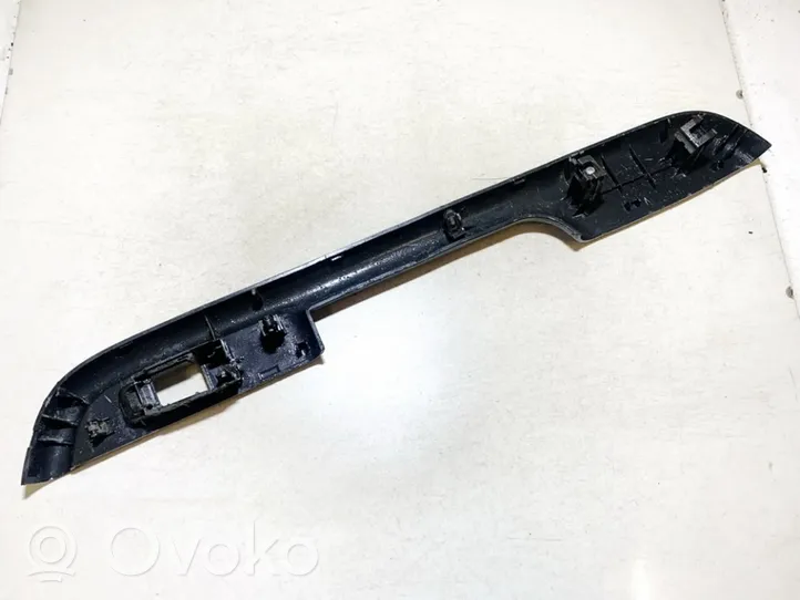 Nissan X-Trail T30 Support bouton lève vitre porte avant 829488h300